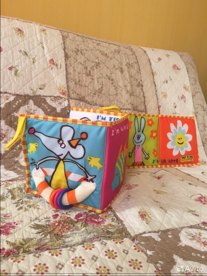Книжка taf toys