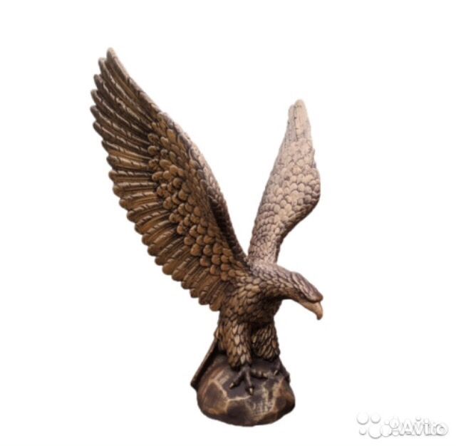 Форма орел купить. Скульптура орла. Статуэтка Орел. Крылья орла. Ястреб скульптура.