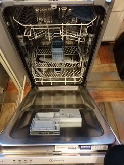 Посудомоечная машина Indesit DIS 14