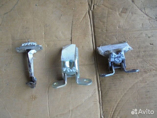 Петля двери левой зад и ограничитель Hyundai Creta