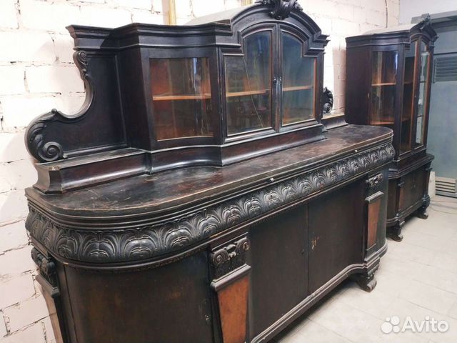 Антикварный мебельный гарнитур из трёх предметов
