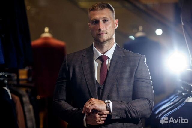 Ведущий, юморист, музыкант, певец