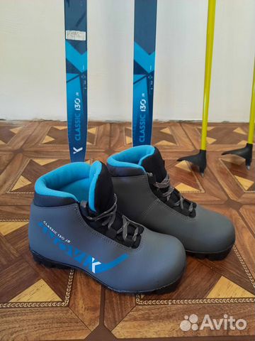 Комплект: беговые лыжи, ботинки и лыжные палки