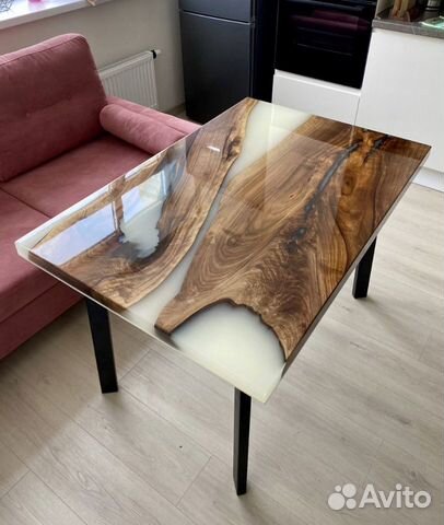 Стол обеденный