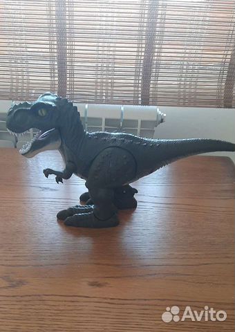 Робот динозавр