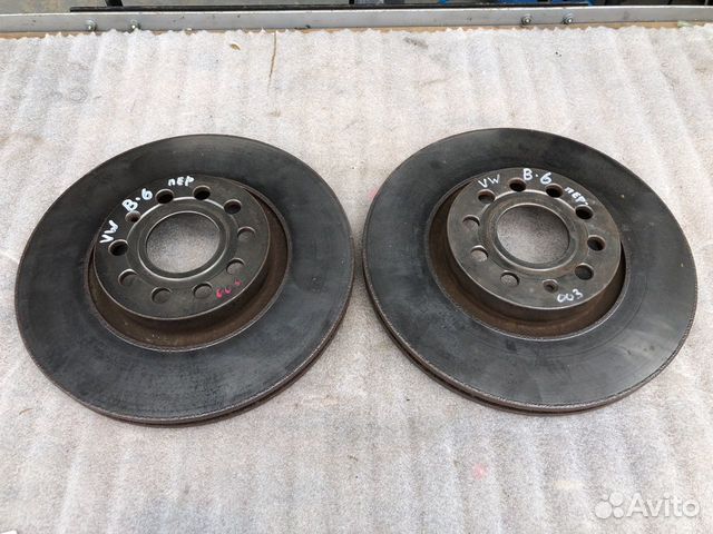 Тормозные диски передние на Volkswagen Passat B6