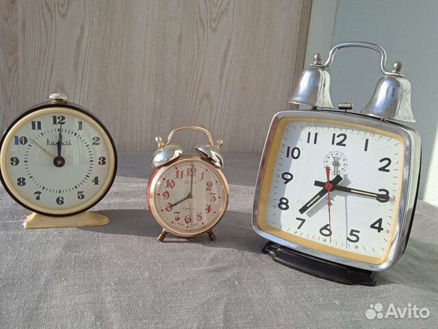 Часы настольные будильник Слава СССР