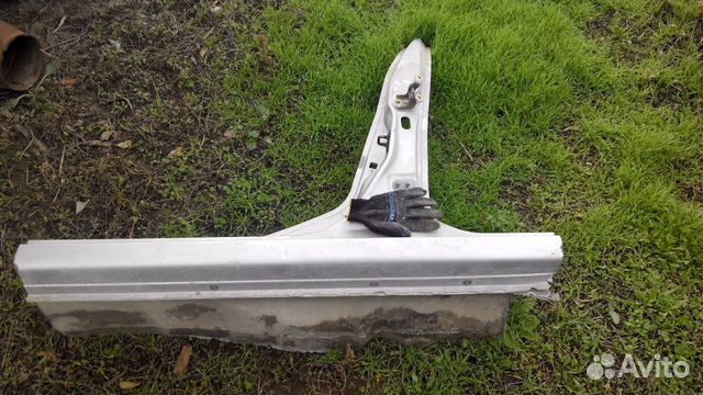 Ниссан альмера классик левая средняя стойка В нали