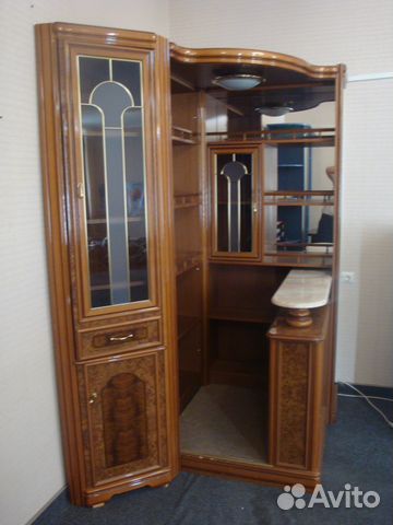 Барная стойка с витриной