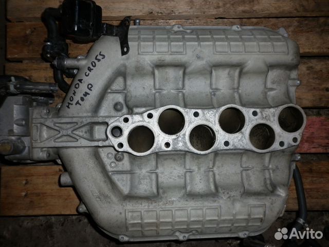 Впускной коллектор верх Honda Crosstour 10 Впускной коллектор верх Honda Crosstour 10