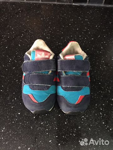 Детские кроссовки adidas Детские кроссовки adidas