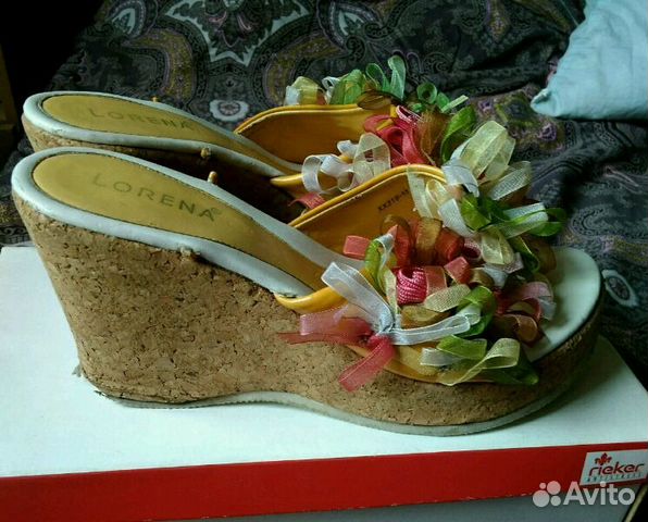 Босоножки на танкетке 40