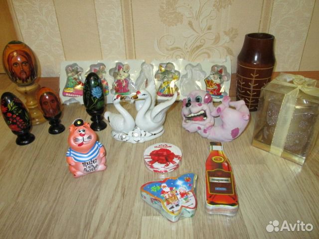 Для интерьера-панно, чеканка, куклы, дерев. изд, и