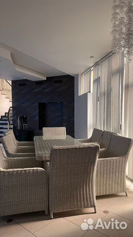 

Дом 750 м² на участке 15 сот.