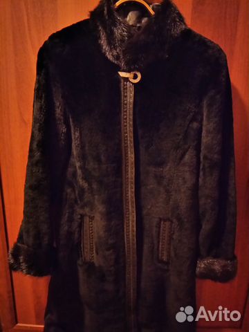 Шуба мутон отделка норка б/у + берет-подарок Шуба мутон отделка норка б/у + берет-подарок