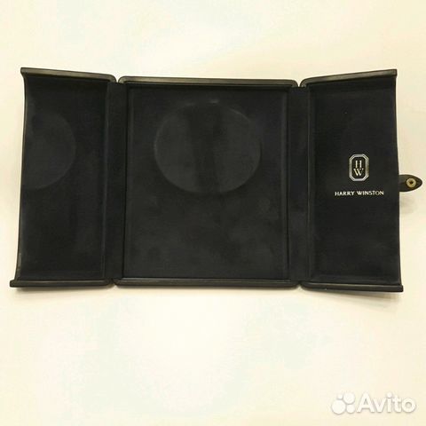 Коробка Harry Winston для колье с горловиной
