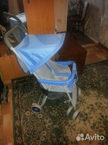 Коляска очень удобная, вес 3.5.кг