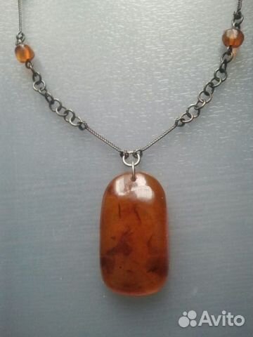 Кулон с янтарем