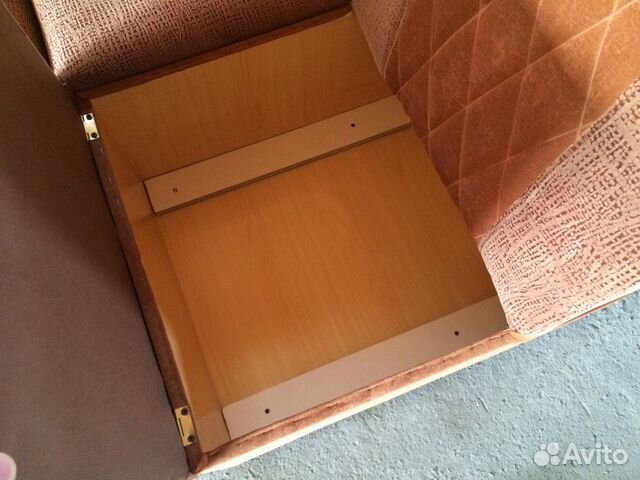 Кухонный угловой, со спальным местом