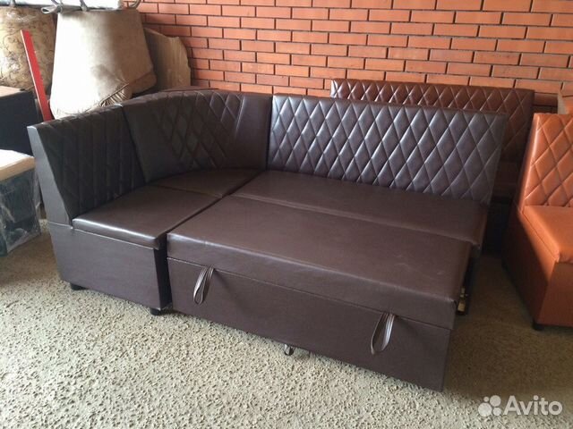 Кухонный угловой, со спальным местом