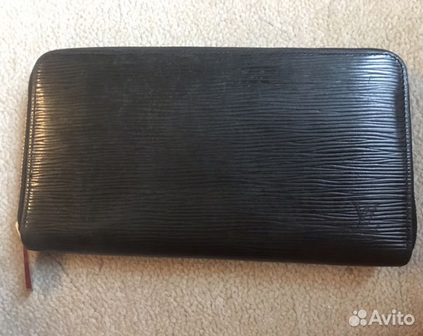 Клатч портмоне Louis Vuitton epi оригинал б/у Клатч портмоне Louis Vuitton epi оригинал б/у