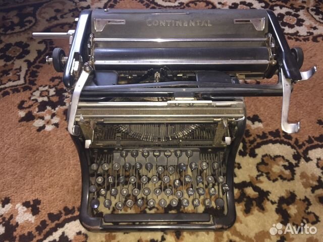 Пишущая машинка Пишущая машинка