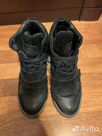 Кроссовки на танкетке Ash