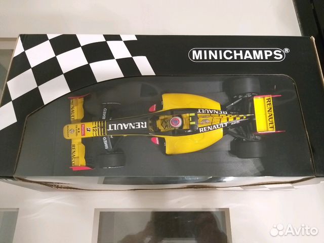 Formula 1 Renault F1 V.Petrov Limited edition