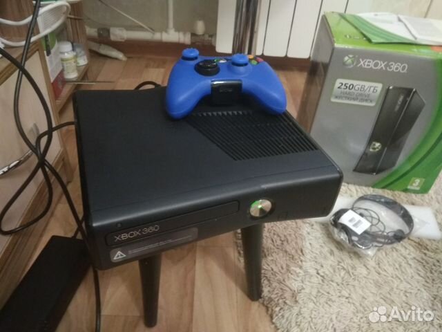 Xbox 360 Slim 250 Gb с коробкой и играми Xbox 360 Slim 250 Gb с коробкой и играми