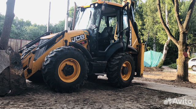Аренда экскаватора-погрузчика Jcb гидромолот Аренда экскаватора-погрузчика Jcb гидромолот