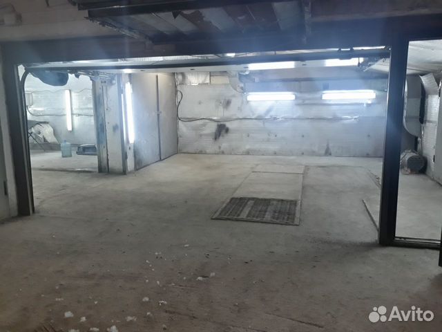 Гараж, > 30 м²