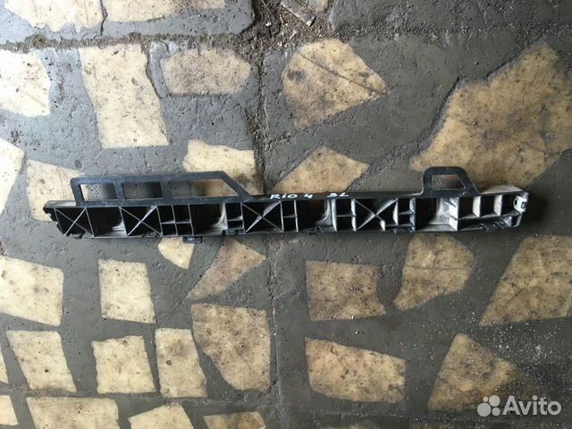 Кронштейн заднего бампера левый Kia Rio 4 Кронштейн заднего бампера левый Kia Rio 4