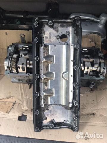 Клапанная крышка на Vw t5 2.5 tdi Клапанная крышка на Vw t5 2.5 tdi