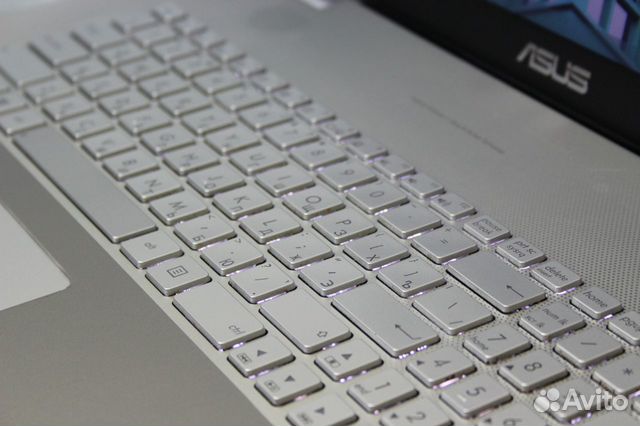Ноутбук Asus 17.3 Ноутбук Asus 17.3