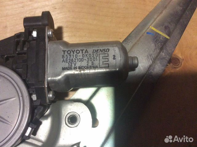 Стеклоподъемник задний левый Toyota Hilux 10-15
