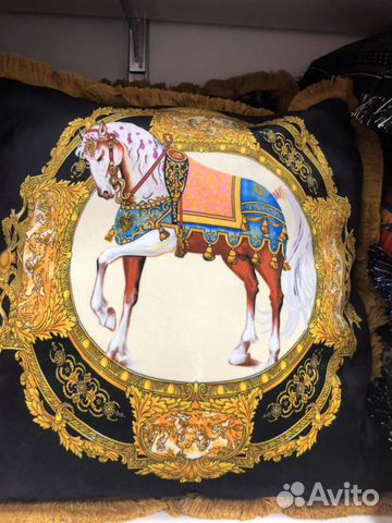 Подушки брендовые бархатные для мебели 50/50