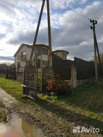 Дом 210 м² на участке 10 сот.