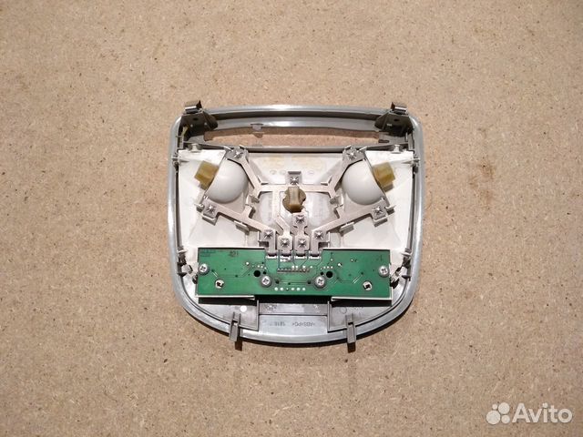 Плафон салонный задний Mercedes w164 w251 ML R Плафон салонный задний Mercedes w164 w251 ML R