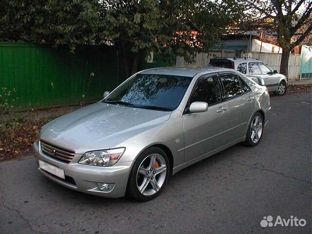 Лобовое стекло Lexus IS200 1998-2005 Лобовое стекло Lexus IS200 1998-2005