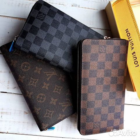 Мужской Клатч LV Pochette Voyage MM к Новому Году Мужской Клатч LV Pochette Voyage MM к Новому Году
