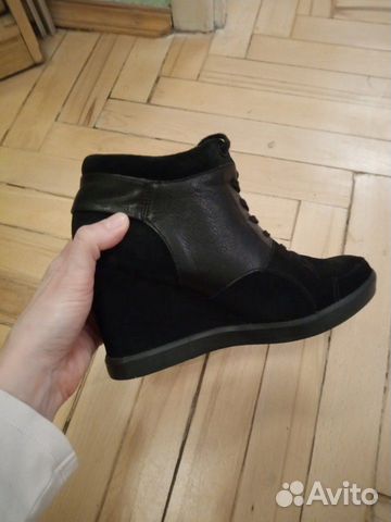 Сникерсы на танкетке Lacoste