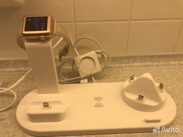 Подставка для зарядки iPhone, iWatch, AirPods Подставка для зарядки iPhone, iWatch, AirPods