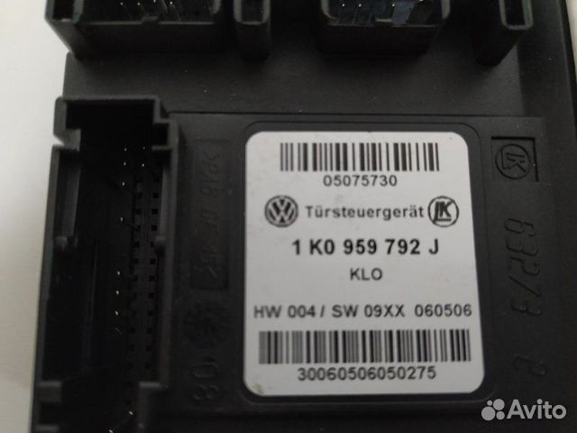 Моторчик передний правый 1K4837402S VW Golf V 2003