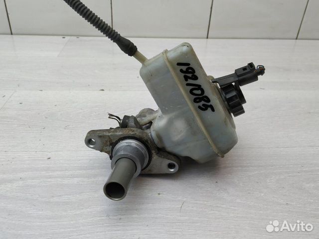 Главный тормозной цилиндр 3C1614019E VW Passat (B6
