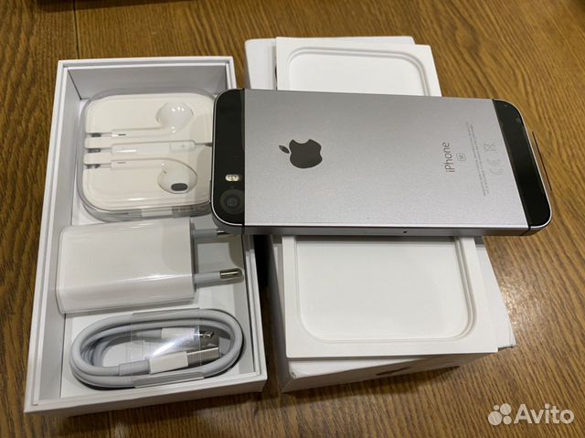 iPhone SE 32 Gb новый