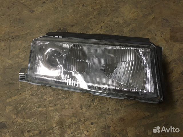 Фара правая Skoda Octavia