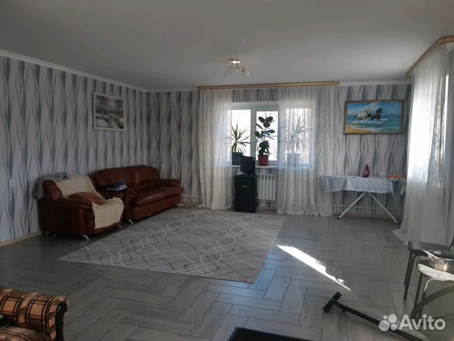 Коттедж 290 м² на участке 10 сот.