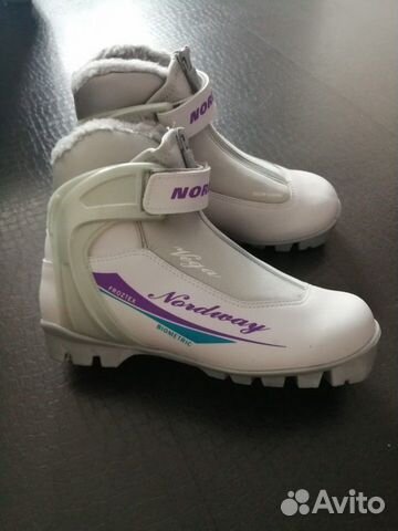 Лыжные ботинки 