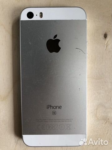 Телефон iPhone SE 128 Gb