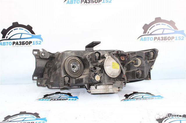Фара правая Mitsubishi Chariot Grandis N84W 4G64 Фара правая Mitsubishi Chariot Grandis N84W 4G64